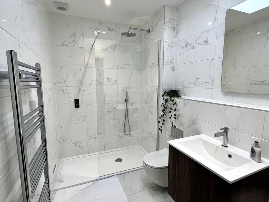 Luxury 3 Bed House W Parking & Garden! 1 Βίλα Μπόρνμουθ Εξωτερικό φωτογραφία